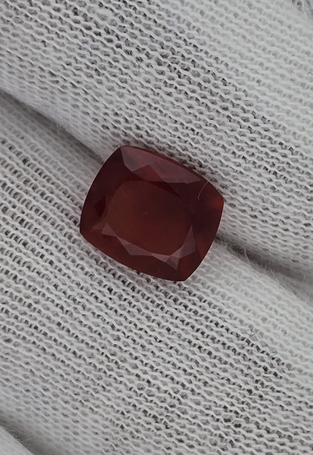 2.65ct AAAA Red Oregon Sunstone – Cushion Cut Loose Gemstone