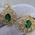 Emerald and gold filigree earrings