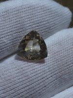 Champagne Trillion Oregon Sunstone – 4.5ct with Pink & Green Flashes (12.2mm) - Image 14