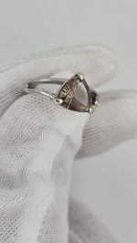 Split Shank Sterling Silver Ring with 2.5ct Bicolor Red-Green Oregon Sunstone – Trillion Cut Concave Faceting, Size 6 - Image 3