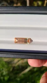 Amazing 5.11ct peach with blue highlights and golden schiller - Image 13