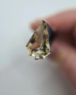 4.9ct Custom Kite-Cut Oregon Sunstone from Dust Devil Mine – Gold, Green & Pink Hues (14.9×10mm) - Image 6