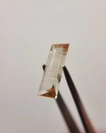 Amazing 5.11ct peach with blue highlights and golden schiller - Image 6