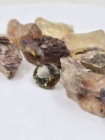 3.48ct Green/ pink bicolor Oregon Sunstone - Image 4