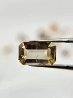 3.11ct Golden peach Oregon Sunstone with scholler - Image 6