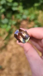 8.43ct Oregon Sunstone Gem (14.4 x 10.9mm) – Dust Devil Mine, Mystique Green & Peach with Copper Schiller - Image 5