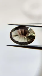 Green/peach tri-color 4.9ct Oregon Sunstone - Image 4