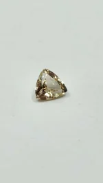 Golden schiller 1.9ct Oregon Sunstone trillion - Image 2