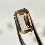 3.11ct Golden peach Oregon Sunstone with scholler