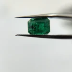 Elegant 1.83ct vivid green Swat emerald 8x6mm - Image 6