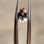 Cute .96ct Oregon Sunstone oval. Pink with champagne - Image 7