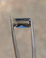 Green schiller 2.55ct Oregon Sunstone - Image 6