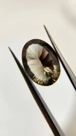 Green/peach tri-color 4.9ct Oregon Sunstone - Image 3