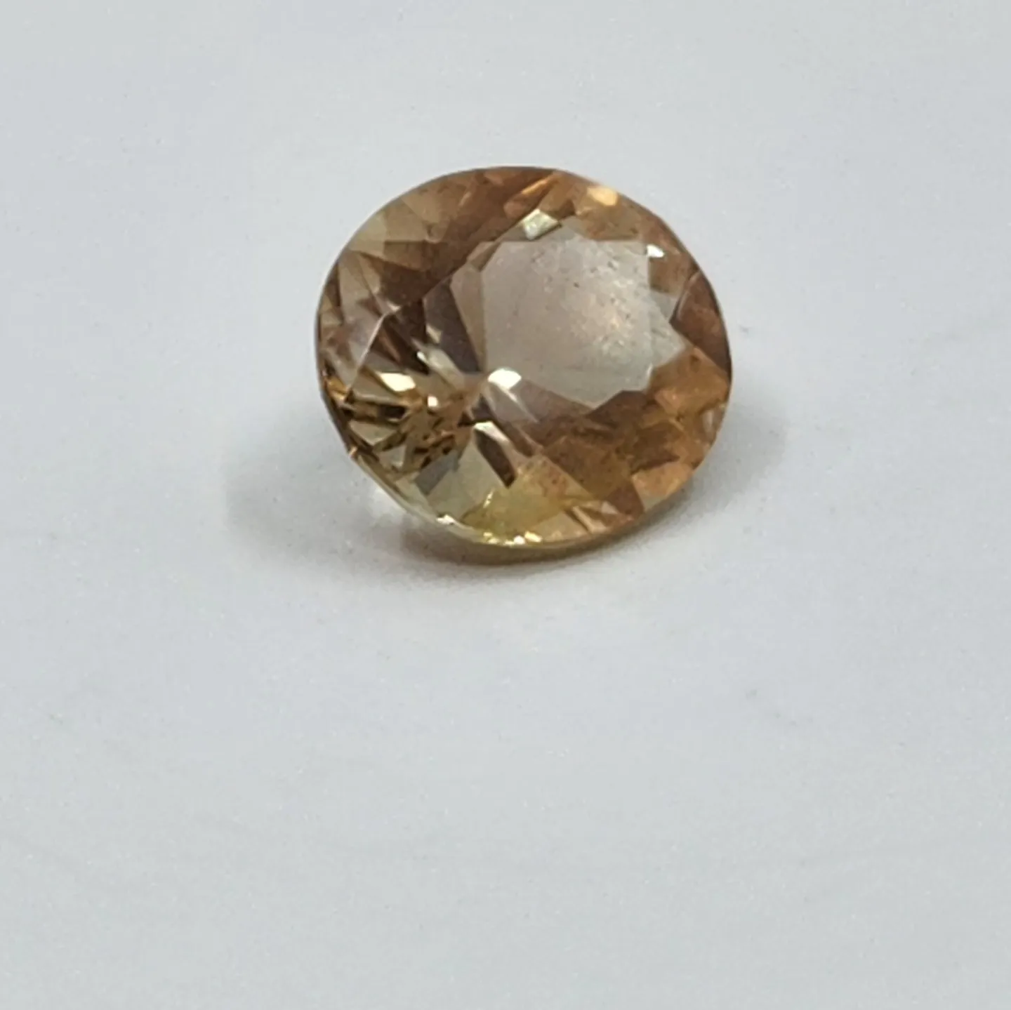 3909a2_34097892d9fe45eca5169e5908d28e90mv2.webp 2.9ct AAA schiller golden Oregon Sunstone - Image 1