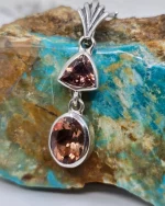 Red Oregon Sunstone dangling pendant in sterling silver - Image 10