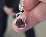 Rhodololite Garnet pendant set in 925 silver with 20" chain - Image 3