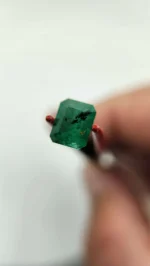 Luxurious 1.88ct Swat Valley emerald - Image 8