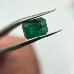 Elegant 1.83ct vivid green Swat emerald 8x6mm - Image 7