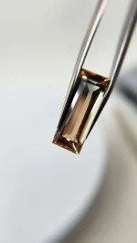 7.23ct Oregon Sunstone bi-color peach/green with schiller - Image 10