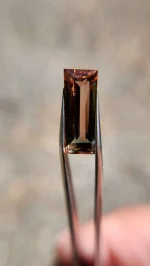 7.23ct Oregon Sunstone bi-color peach/green with schiller - Image 7