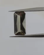 Green schiller 2.55ct Oregon Sunstone - Image 2