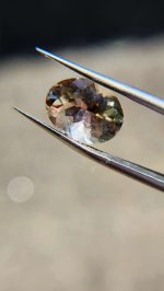 3.44ct bi-color Oregon Sunstone