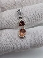 Red Oregon Sunstone dangling pendant in sterling silver - Image 3