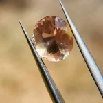 2.9ct AAA schiller golden Oregon Sunstone - Image 3