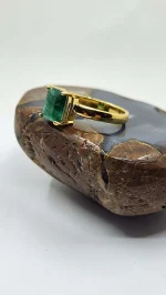 2ct Swat Emerald ring solitaire in 14k yellow gold - Image 4