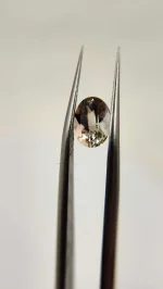 Cute .96ct Oregon Sunstone oval. Pink with champagne - Image 5