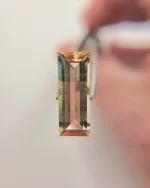 Amazing 5.11ct peach with blue highlights and golden schiller