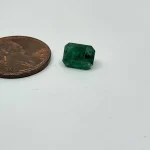 Elegant 1.83ct vivid green Swat emerald 8x6mm - Image 4