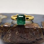 2ct Swat Emerald ring solitaire in 14k yellow gold