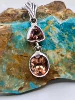Red Oregon Sunstone dangling pendant in sterling silver - Image 5