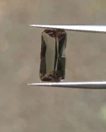 Green schiller 2.55ct Oregon Sunstone - Image 4