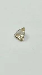 Golden schiller 1.9ct Oregon Sunstone trillion - Image 3
